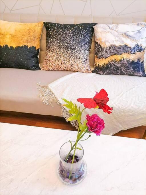 Cozy Studio Unit At Sun Residences Quezon City Kültér fotó